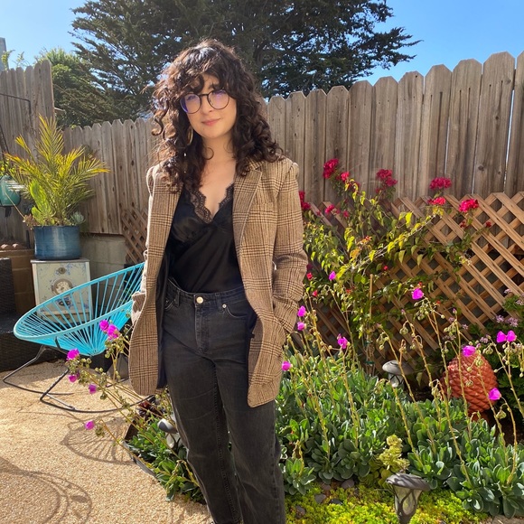 Meet the Posher - Picture 2 of 3